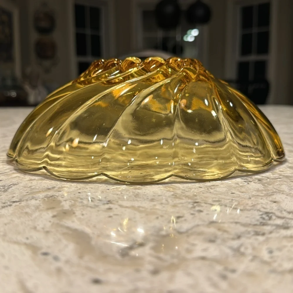 VINTAGE 70’s~HAZEL ATLAS AMBER GLASS~SERVING SALAD BOWL~CAPRI SWIRL PATTERN~G22